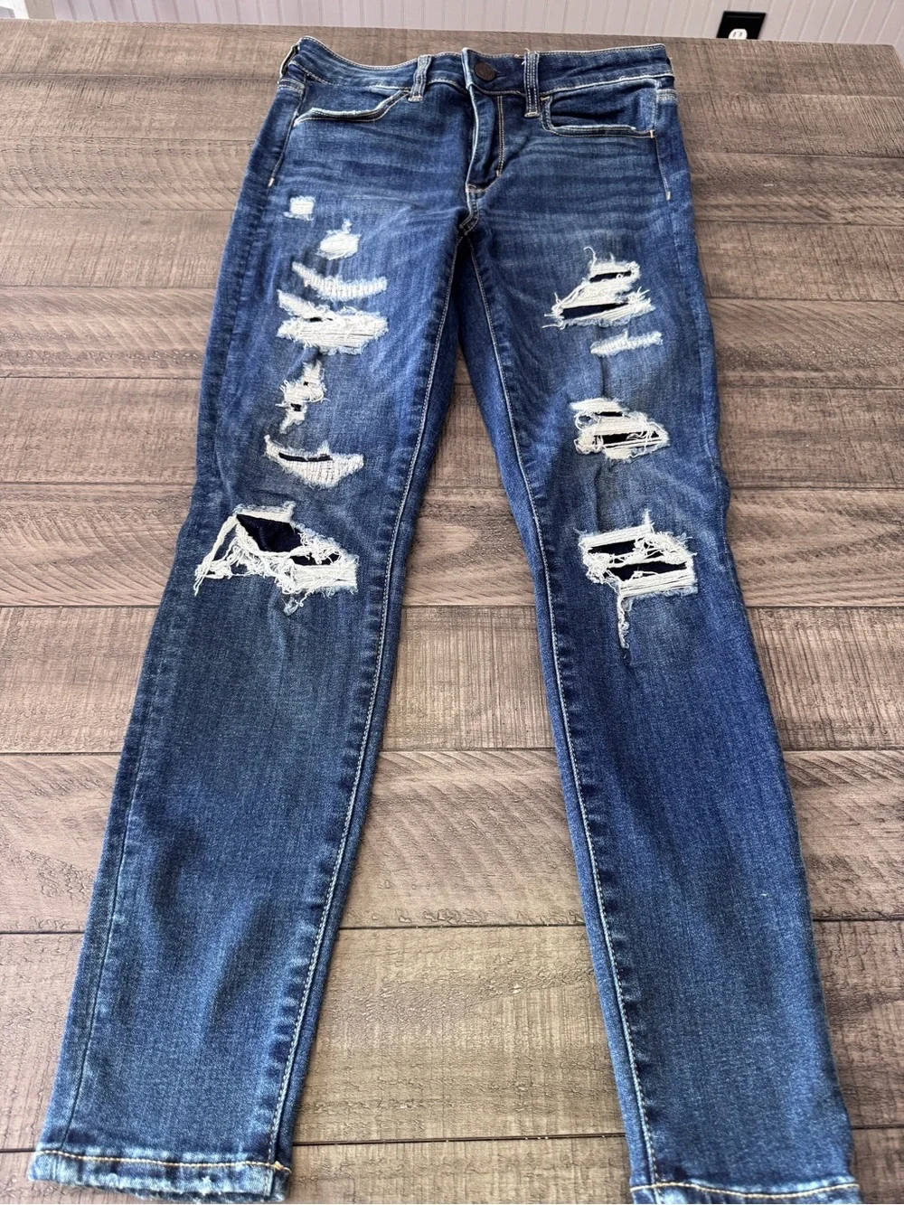 American Eagle Outfitters Distressed Dark Blue Skinny Jeans